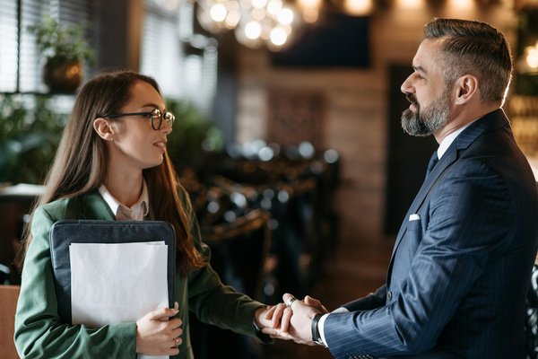 Évaluer l"Influence des Initiatives de Diversité et d'Inclusion sur les Performances Équipe : Méthodes et Stratégies